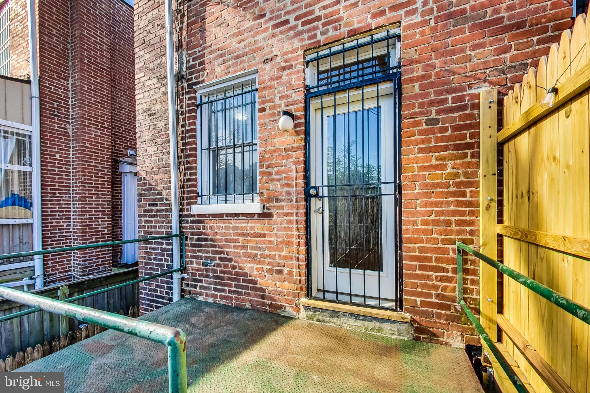 1469 MERIDIAN PLACE NW