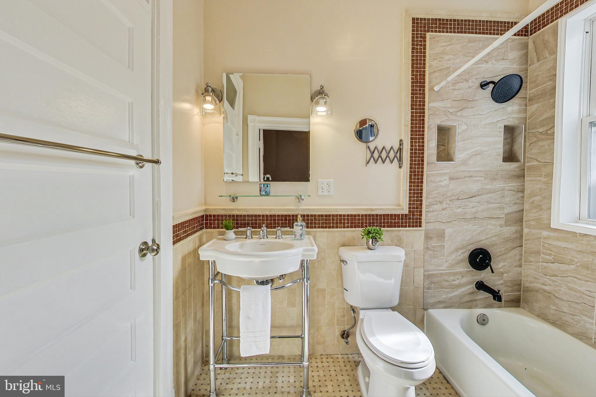 1469 MERIDIAN PLACE NW