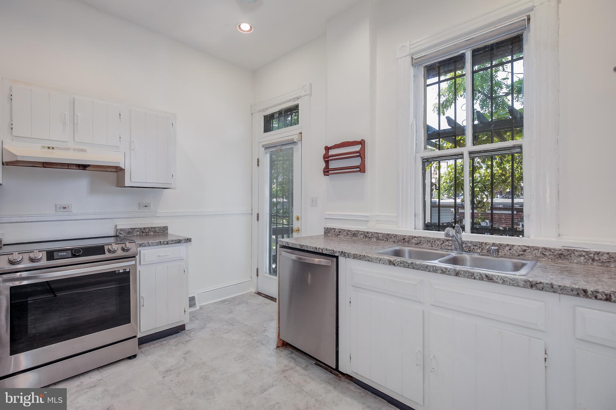 1211 KENYON STREET NW