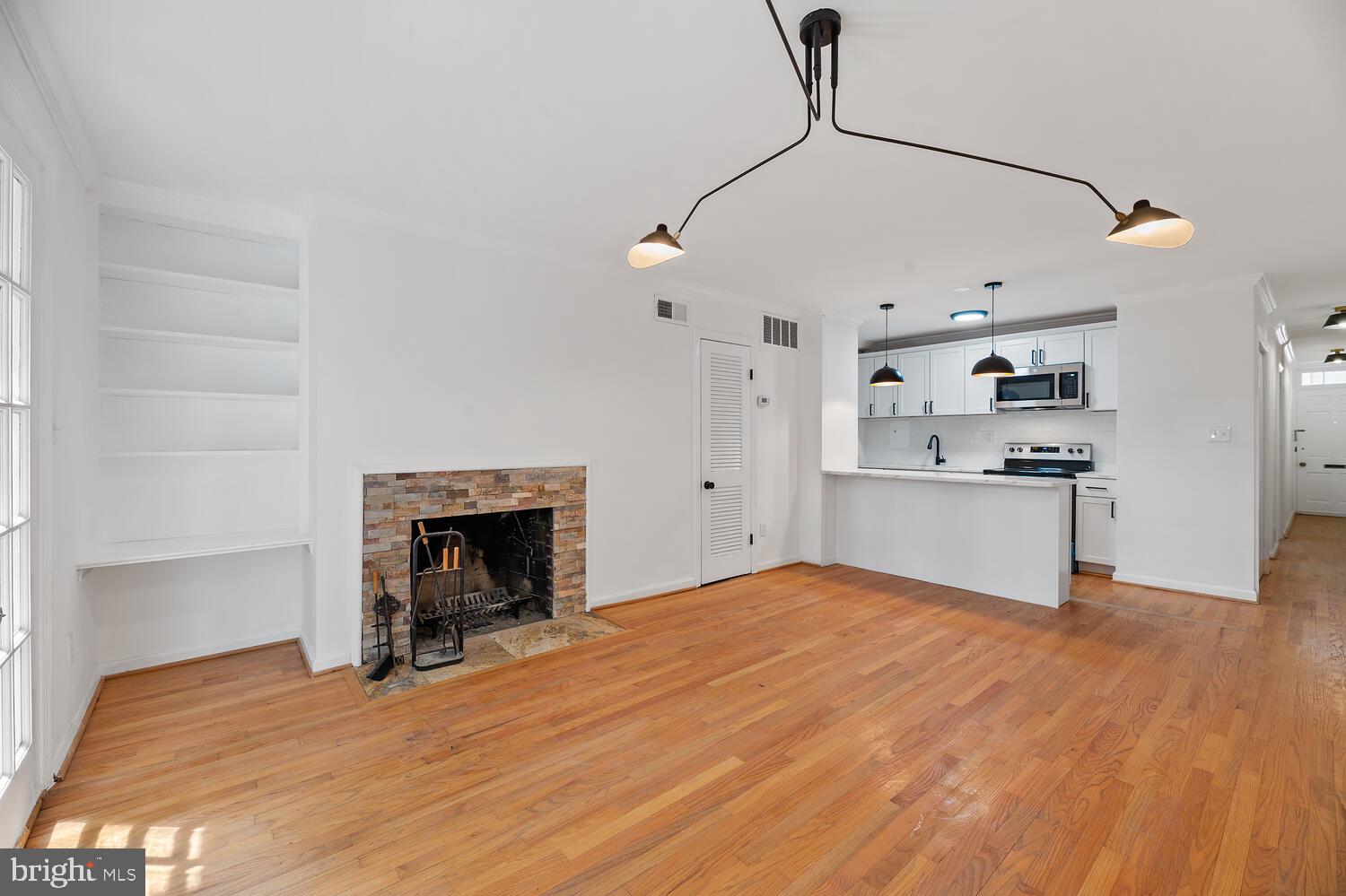 2512 1/2 EAST PLACE NW