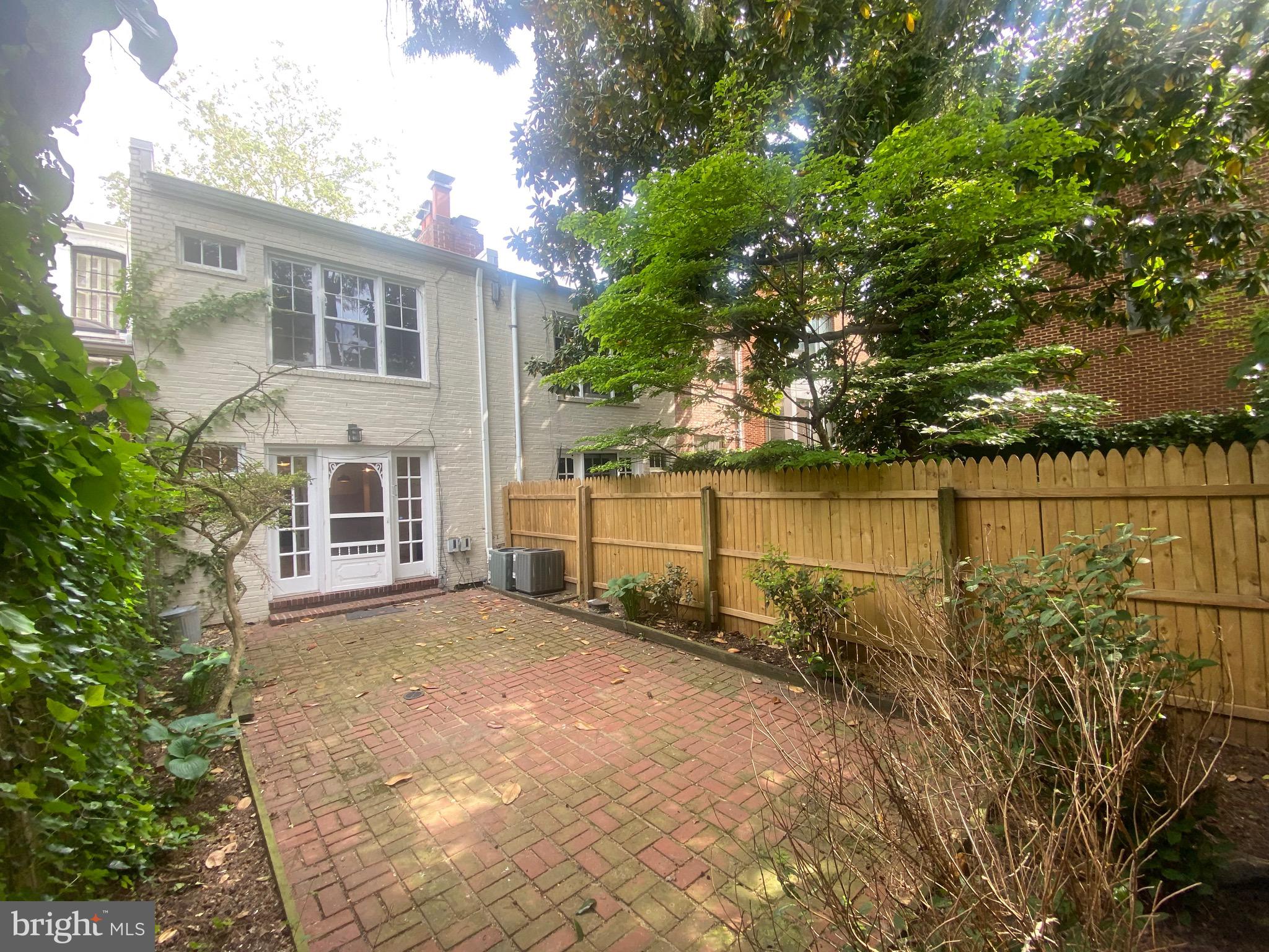 2512 1/2 EAST PLACE NW