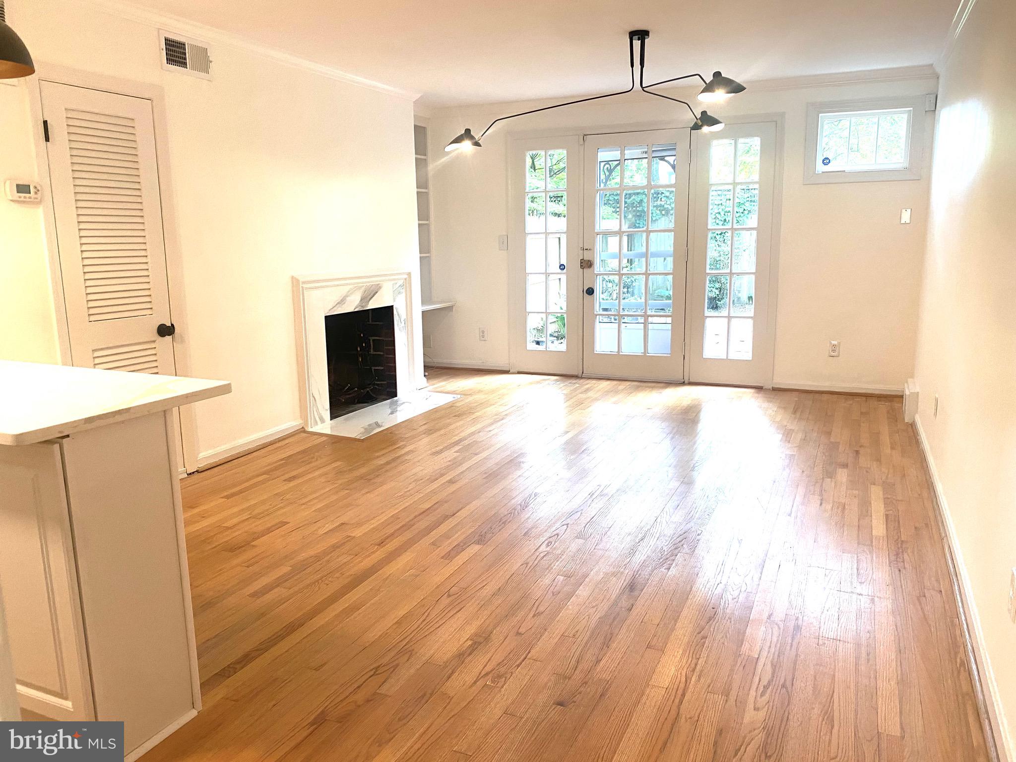 2512 1/2 EAST PLACE NW