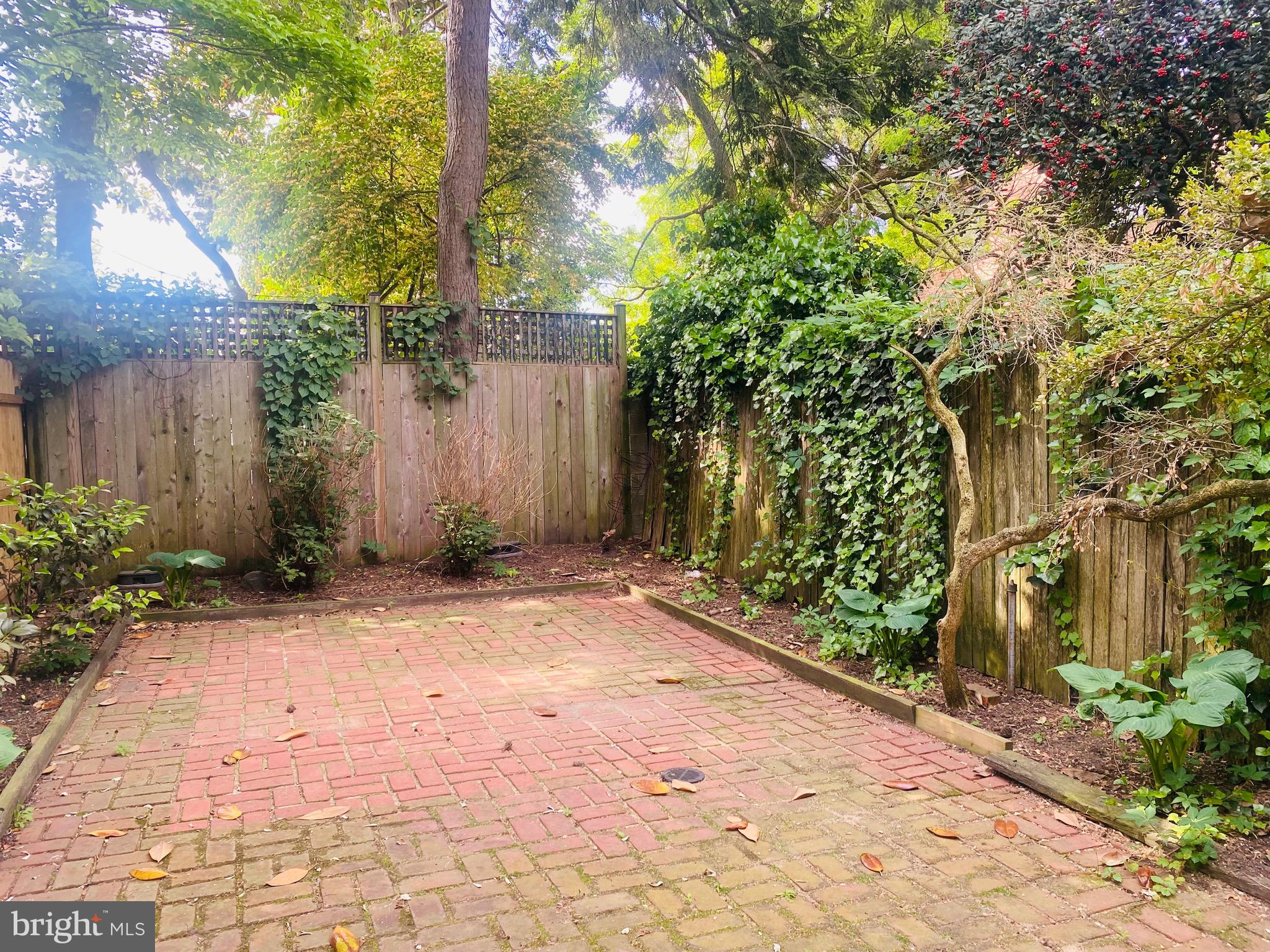 2512 1/2 EAST PLACE NW