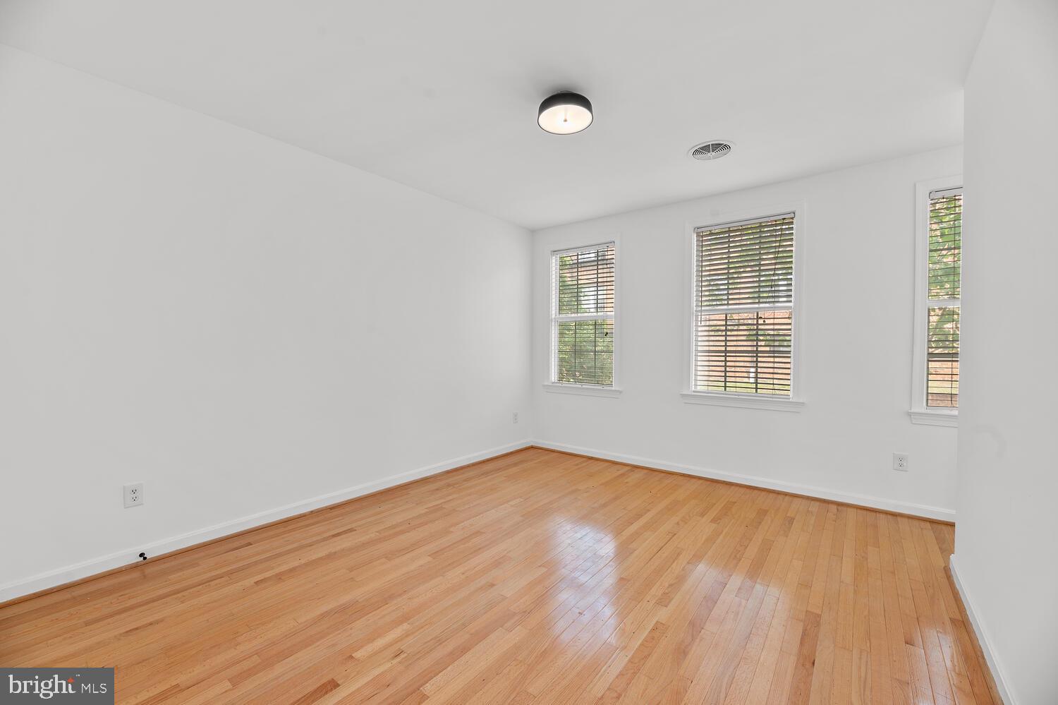 2510 1/2 EAST PLACE NW UPPER LEVEL