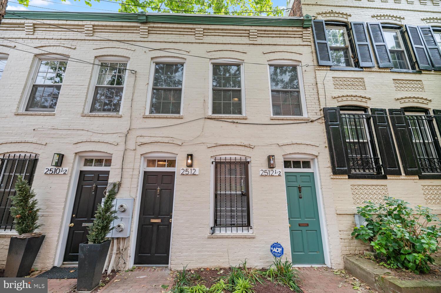 2510 1/2 EAST PLACE NW UPPER LEVEL