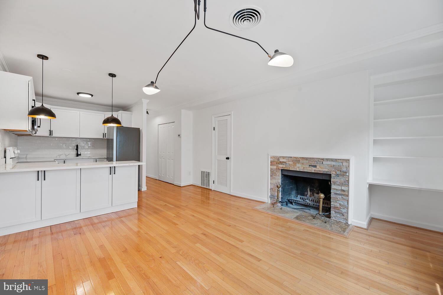 2510 1/2 EAST PLACE NW UPPER LEVEL