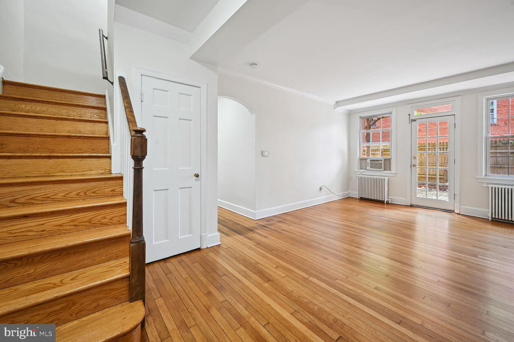 4024 CALVERT STREET NW