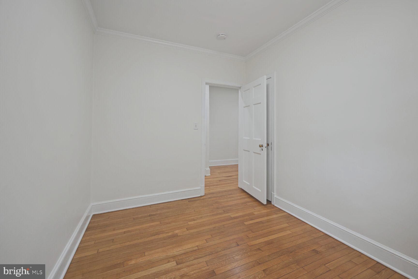 4024 CALVERT STREET NW