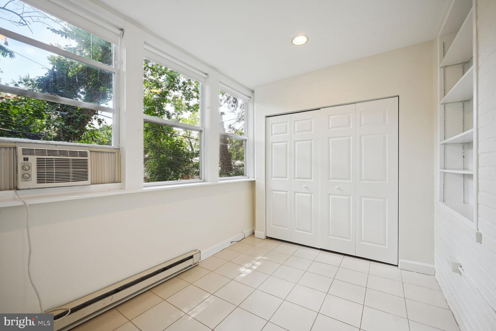 4024 CALVERT STREET NW