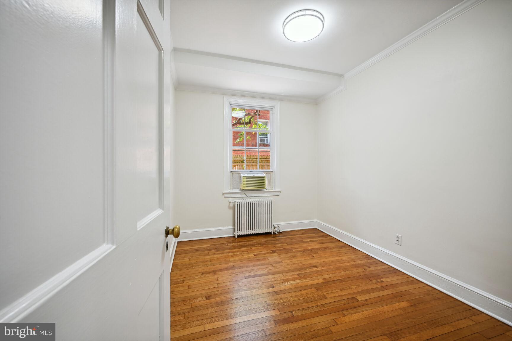 4024 CALVERT STREET NW