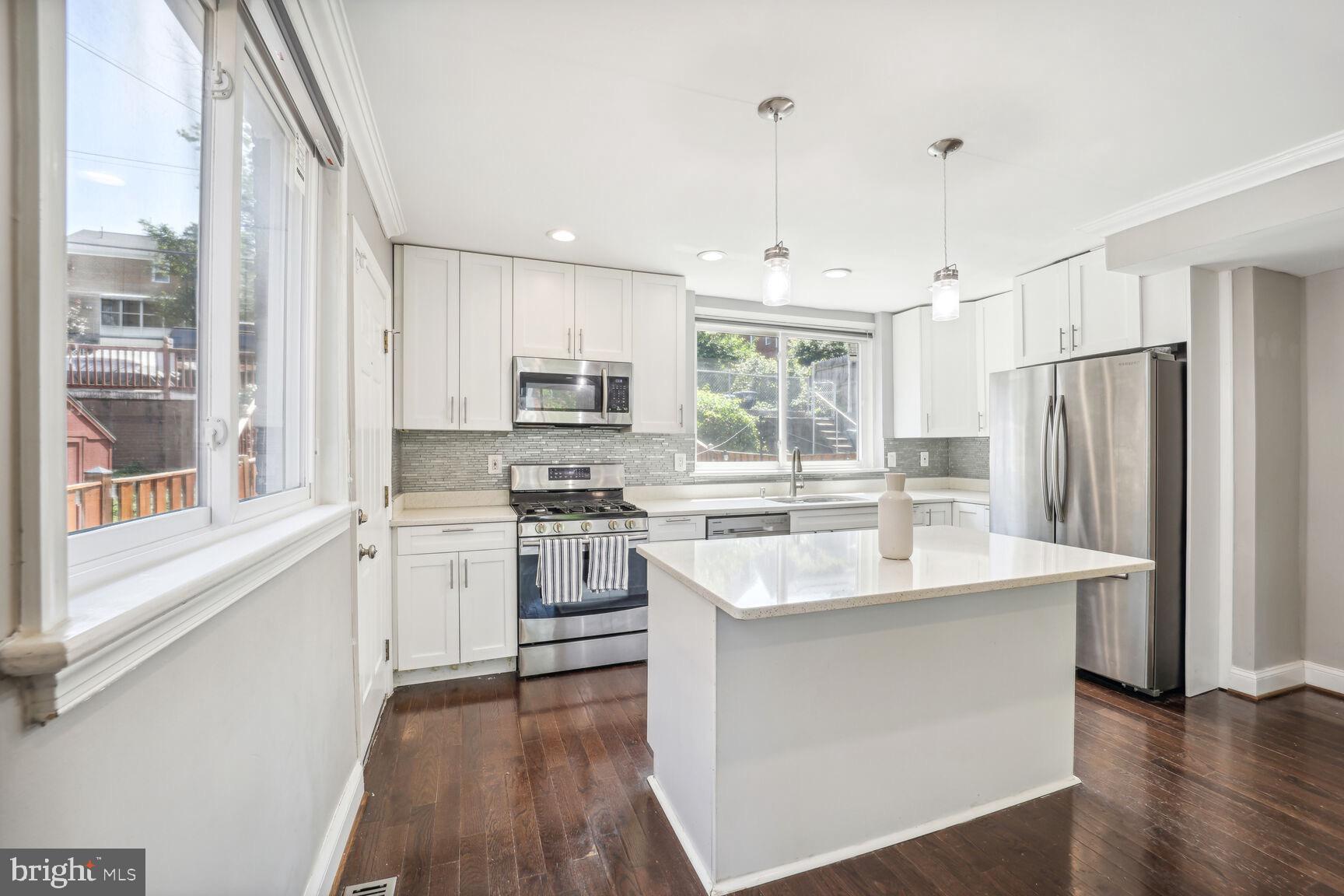 1652 FORT DUPONT STREET SE