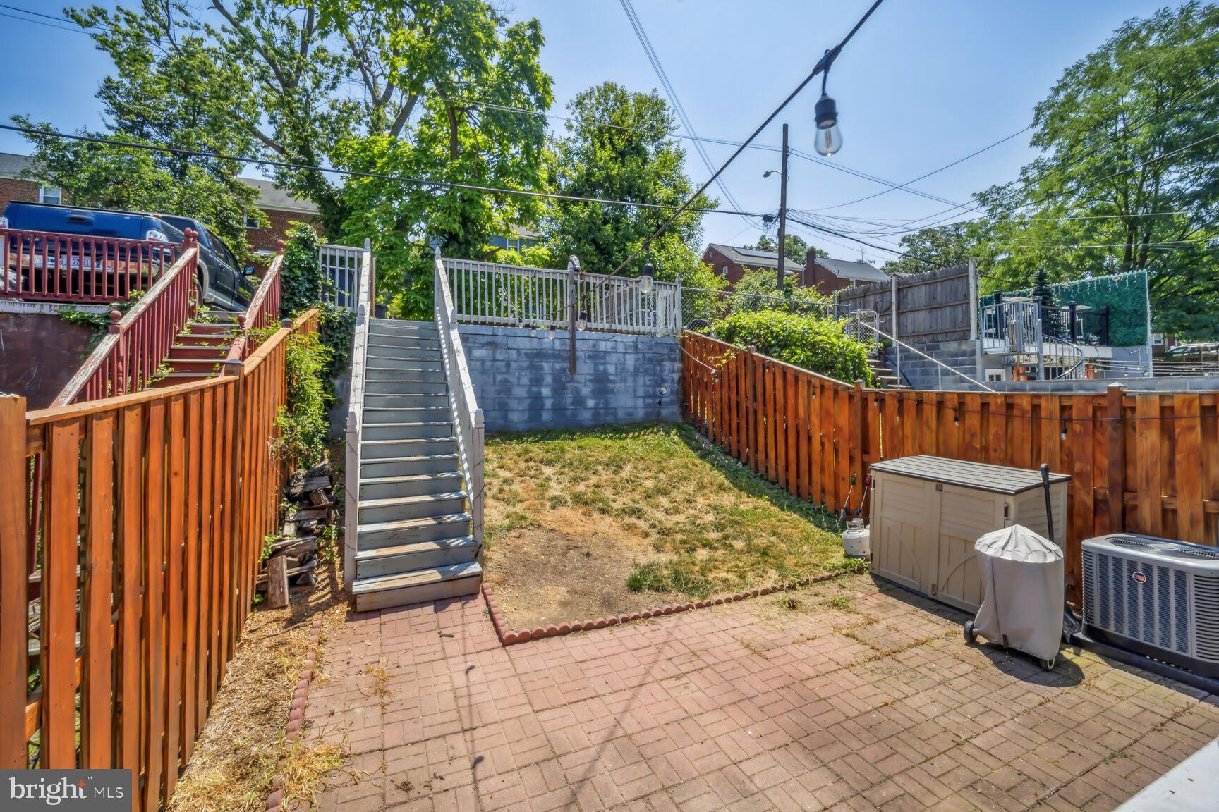 1652 FORT DUPONT STREET SE