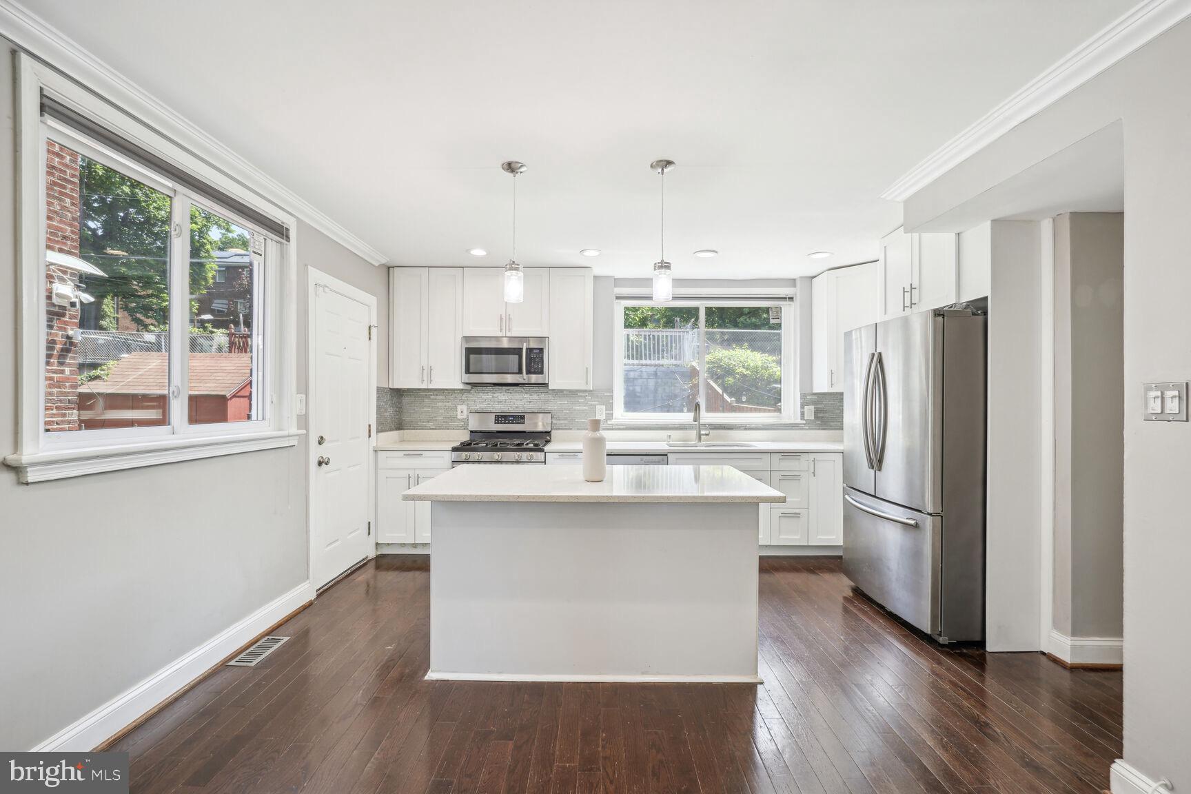 1652 FORT DUPONT STREET SE