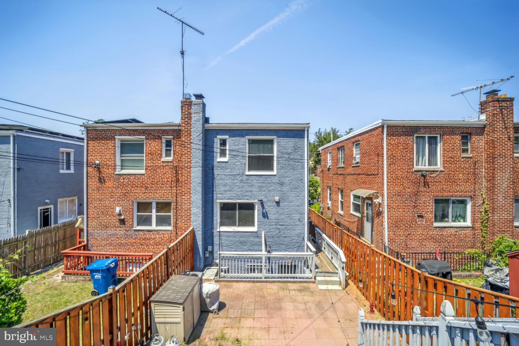 1652 FORT DUPONT STREET SE