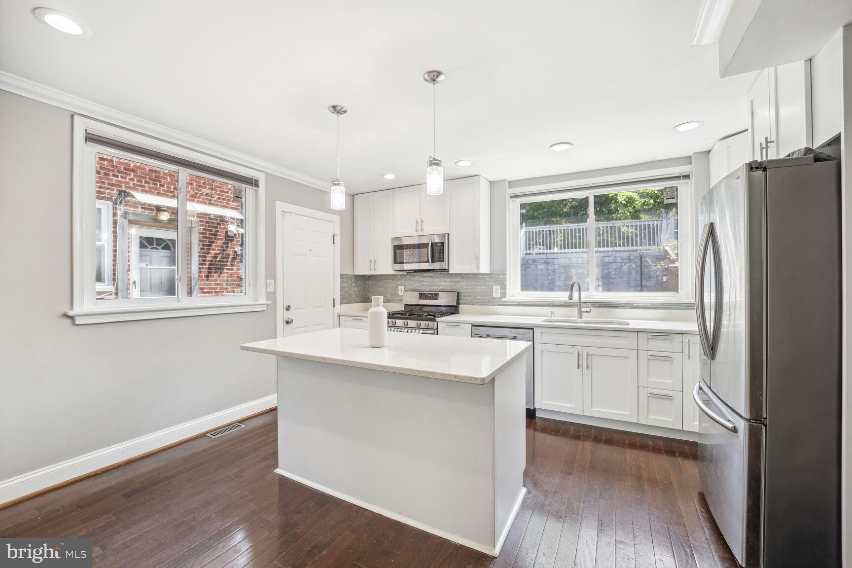 1652 FORT DUPONT STREET SE