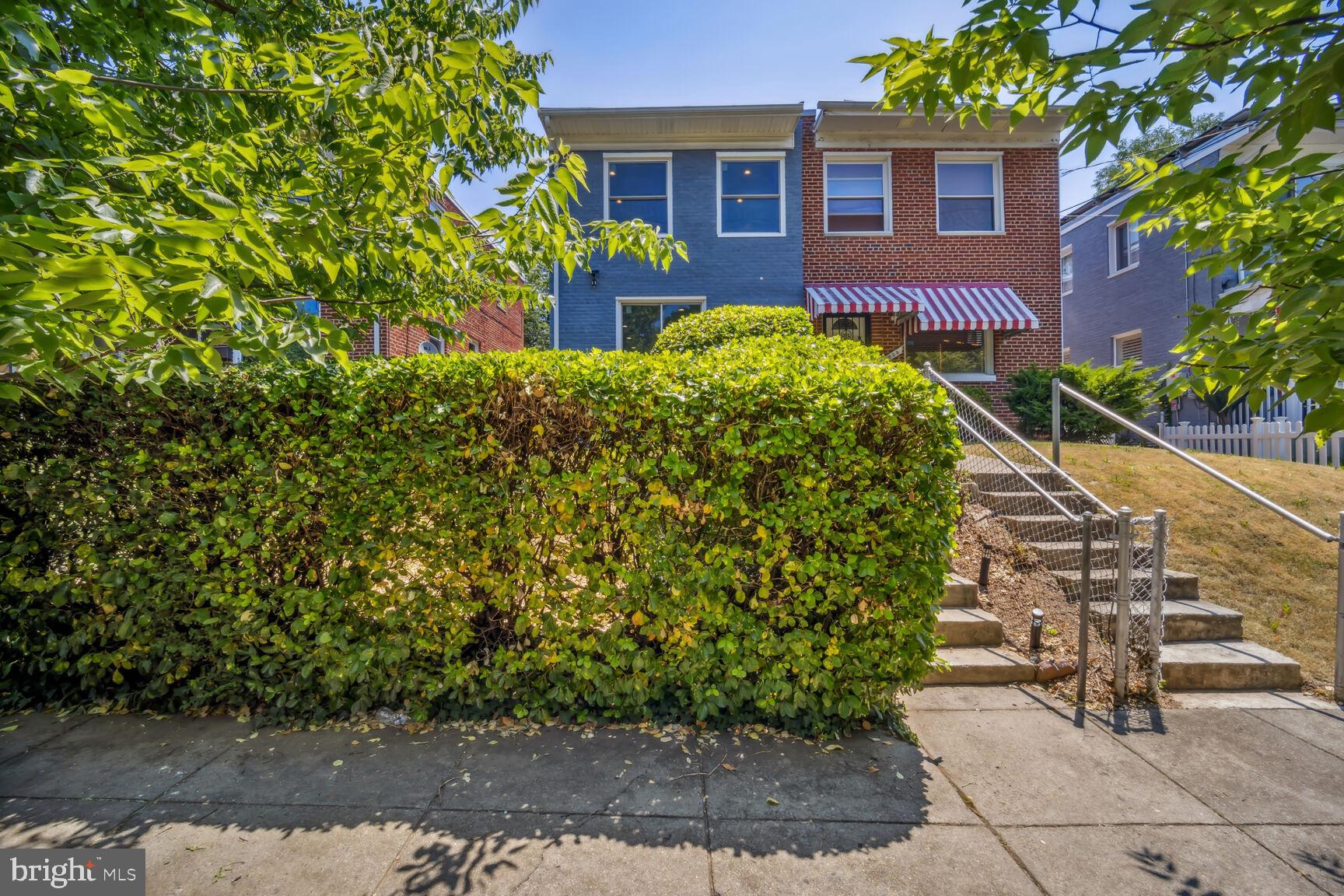 1652 FORT DUPONT STREET SE