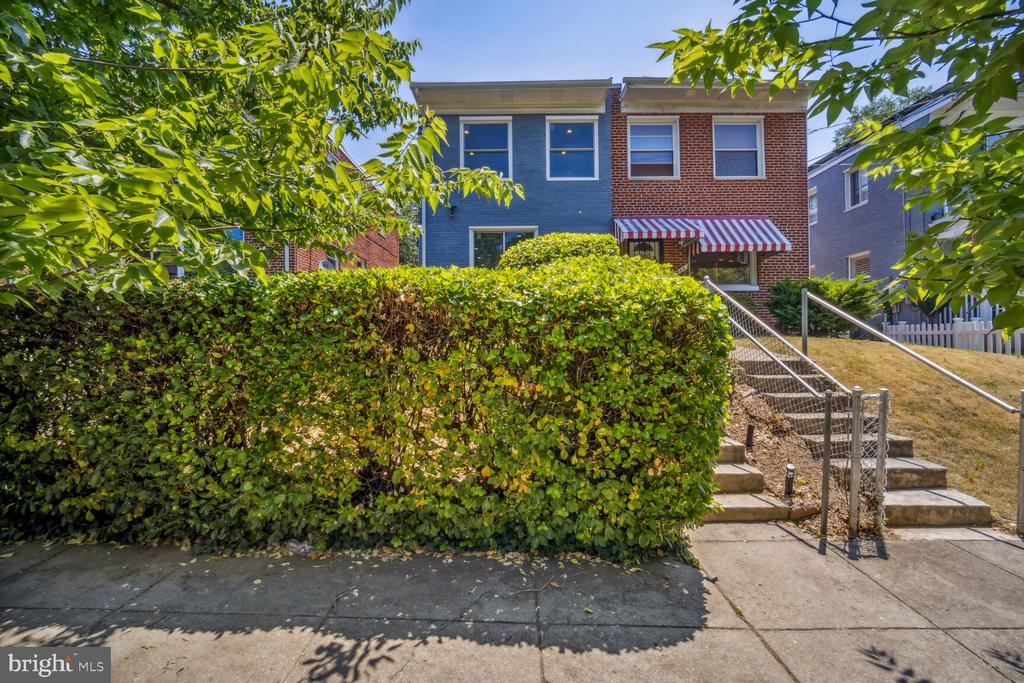 1652 FORT DUPONT STREET SE