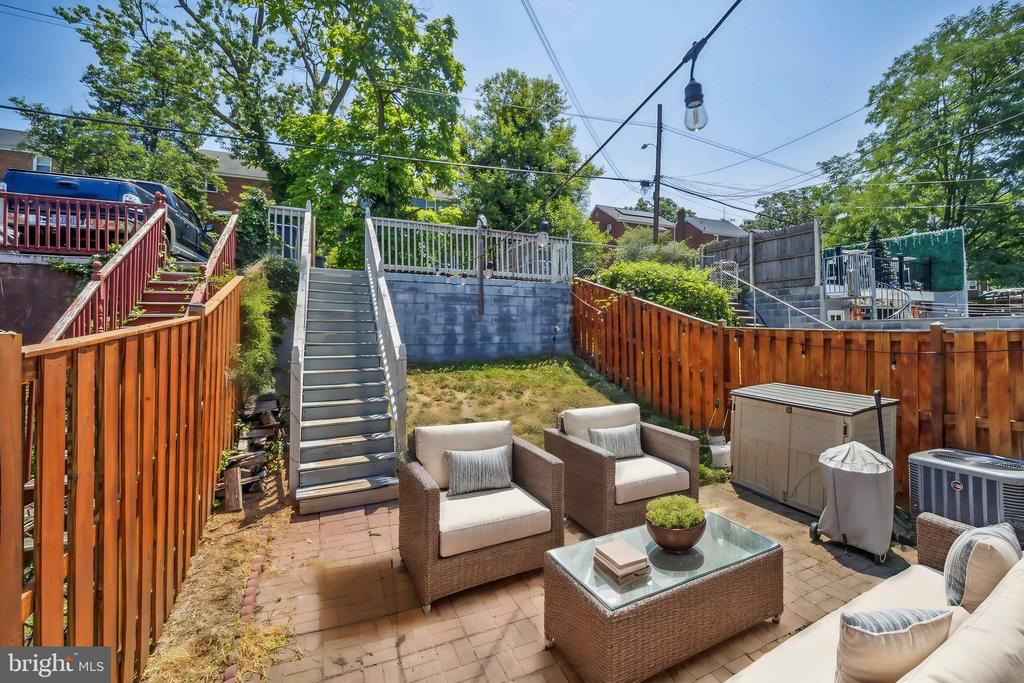 1652 FORT DUPONT STREET SE