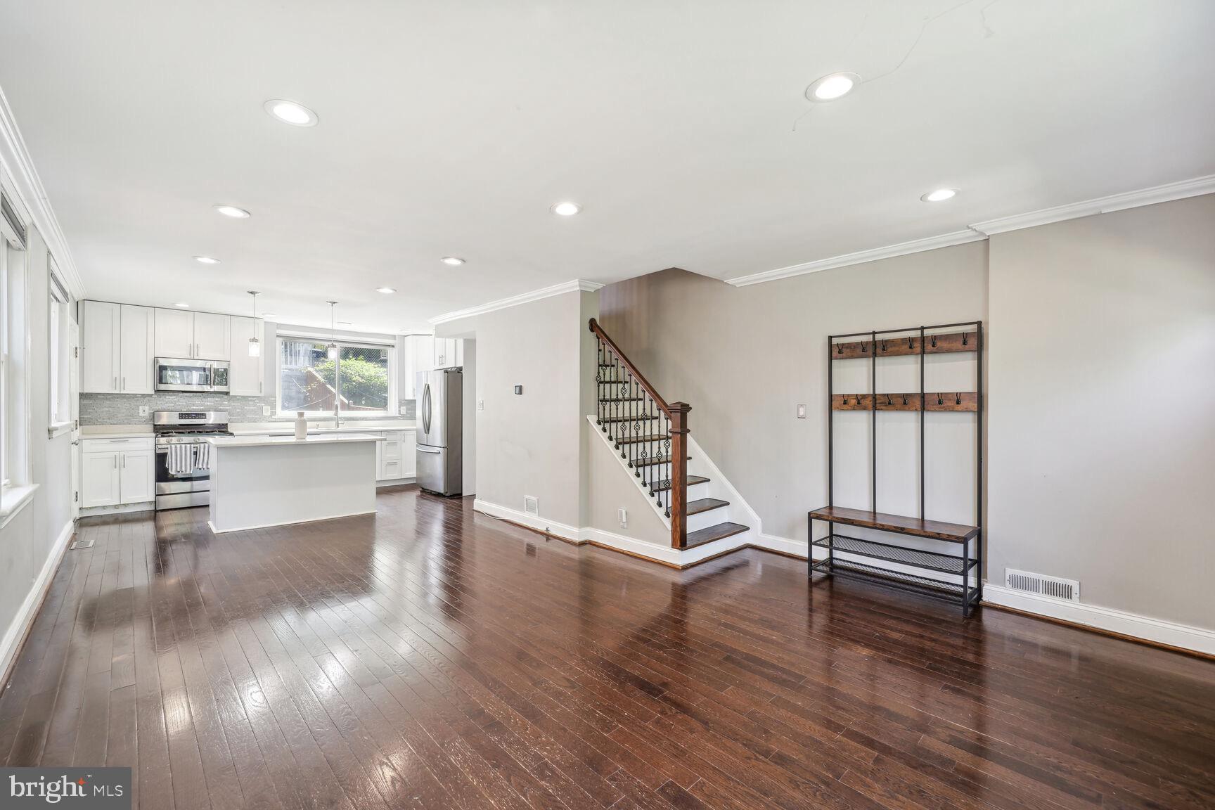 1652 FORT DUPONT STREET SE