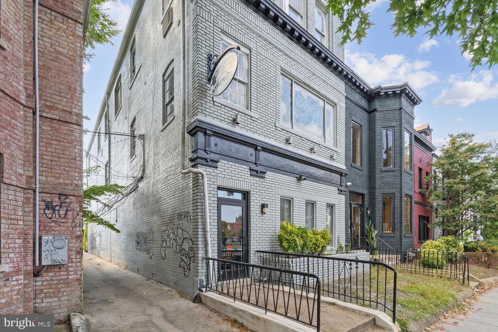 1802 11TH STREET NW