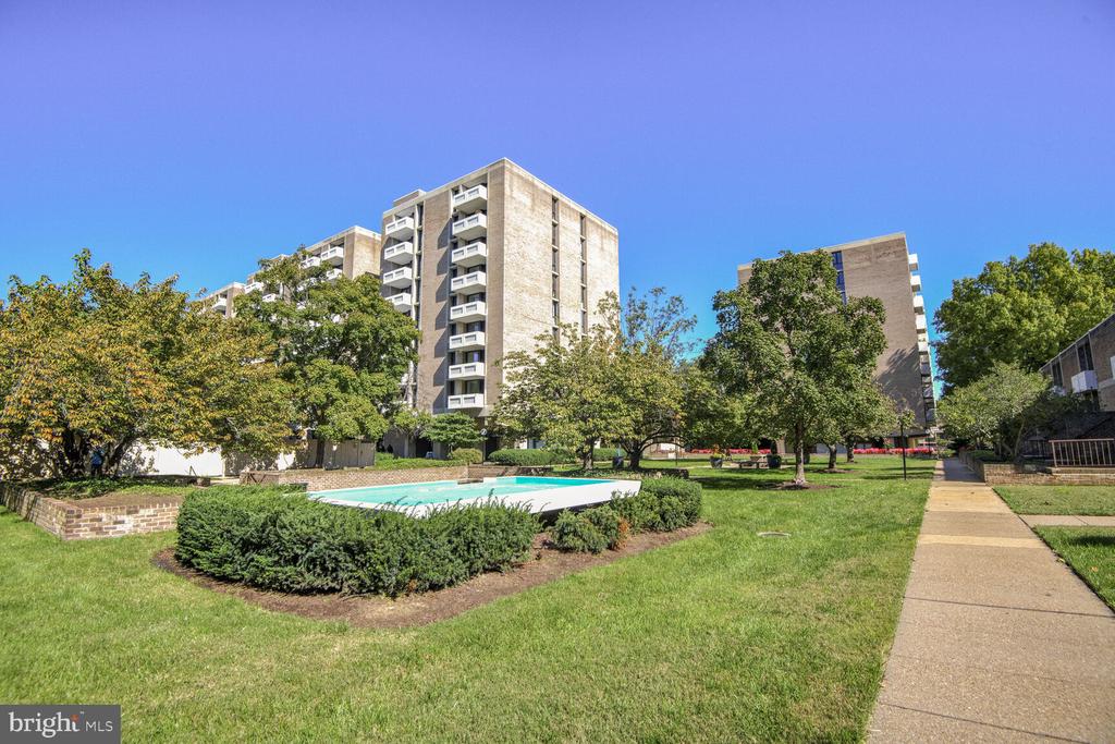 300 M STREET SW N414