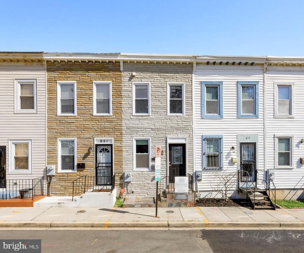 649 20TH STREET NE