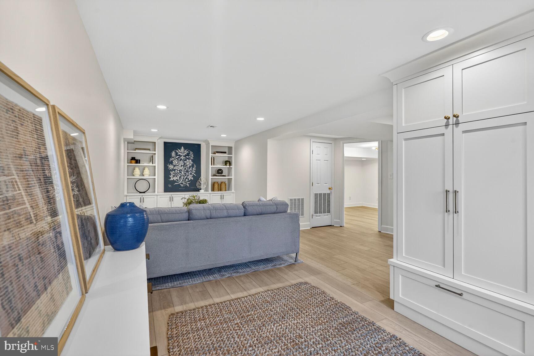 3262 ABERFOYLE PLACE NW