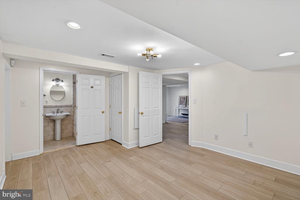 3262 ABERFOYLE PLACE NW