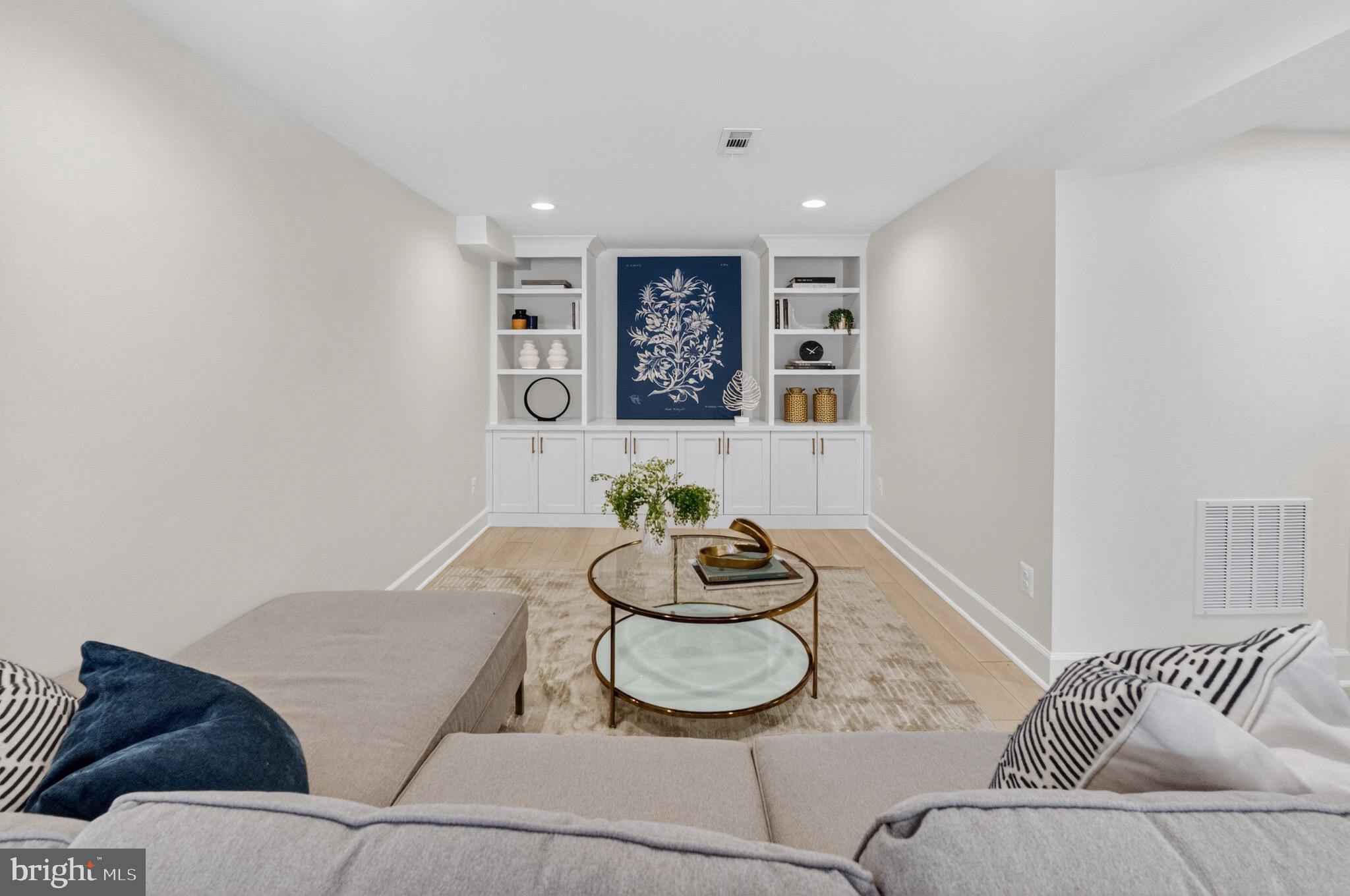 3262 ABERFOYLE PLACE NW