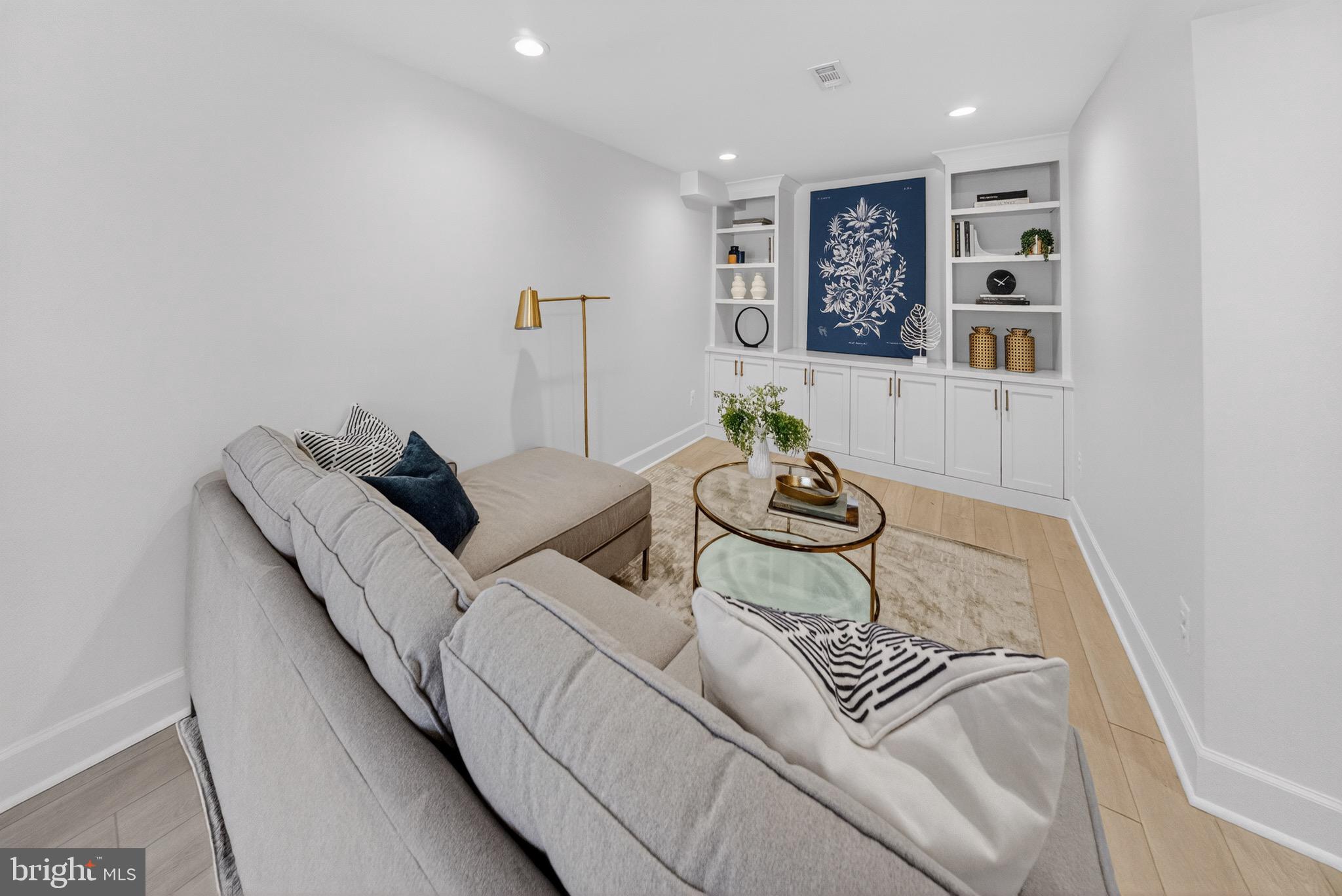 3262 ABERFOYLE PLACE NW