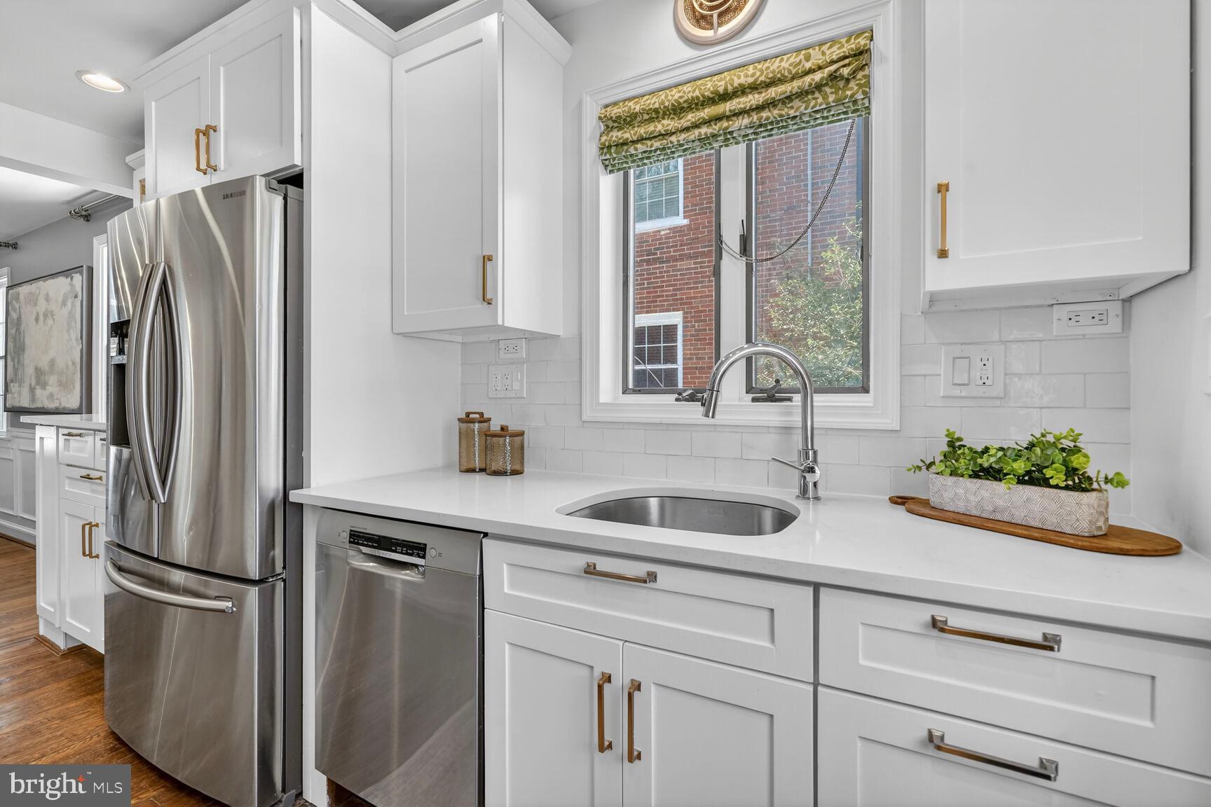 3262 ABERFOYLE PLACE NW