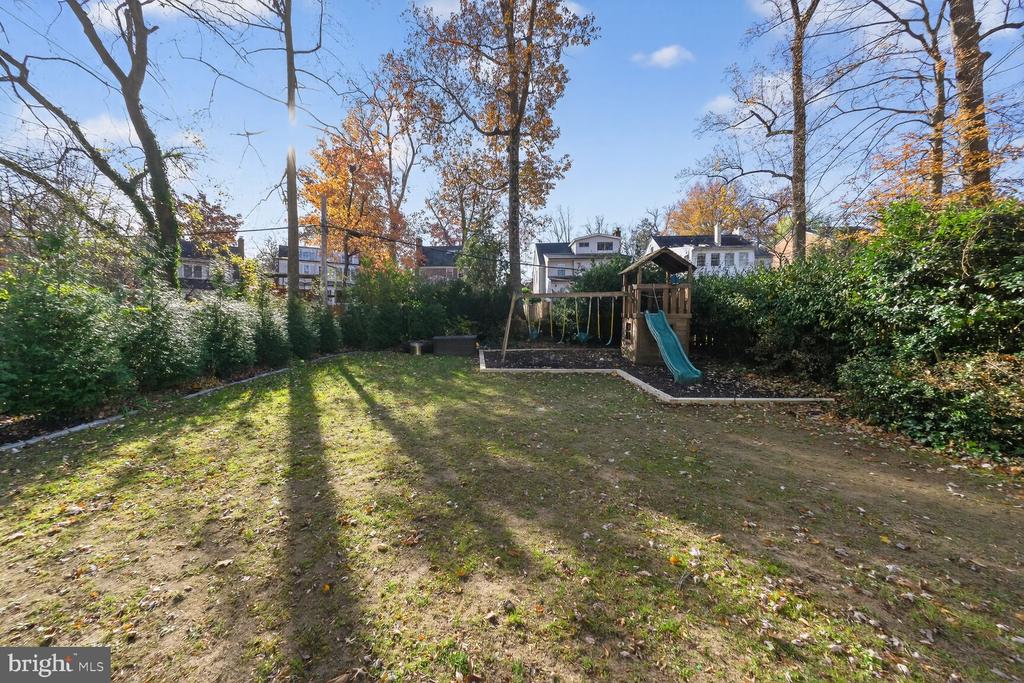 3262 ABERFOYLE PLACE NW