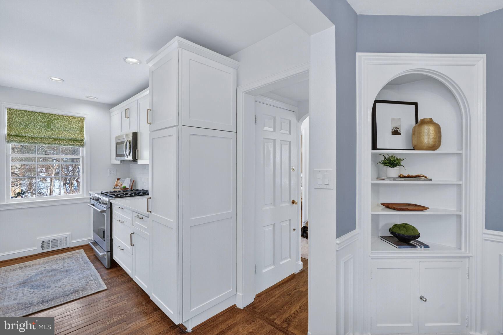 3262 ABERFOYLE PLACE NW