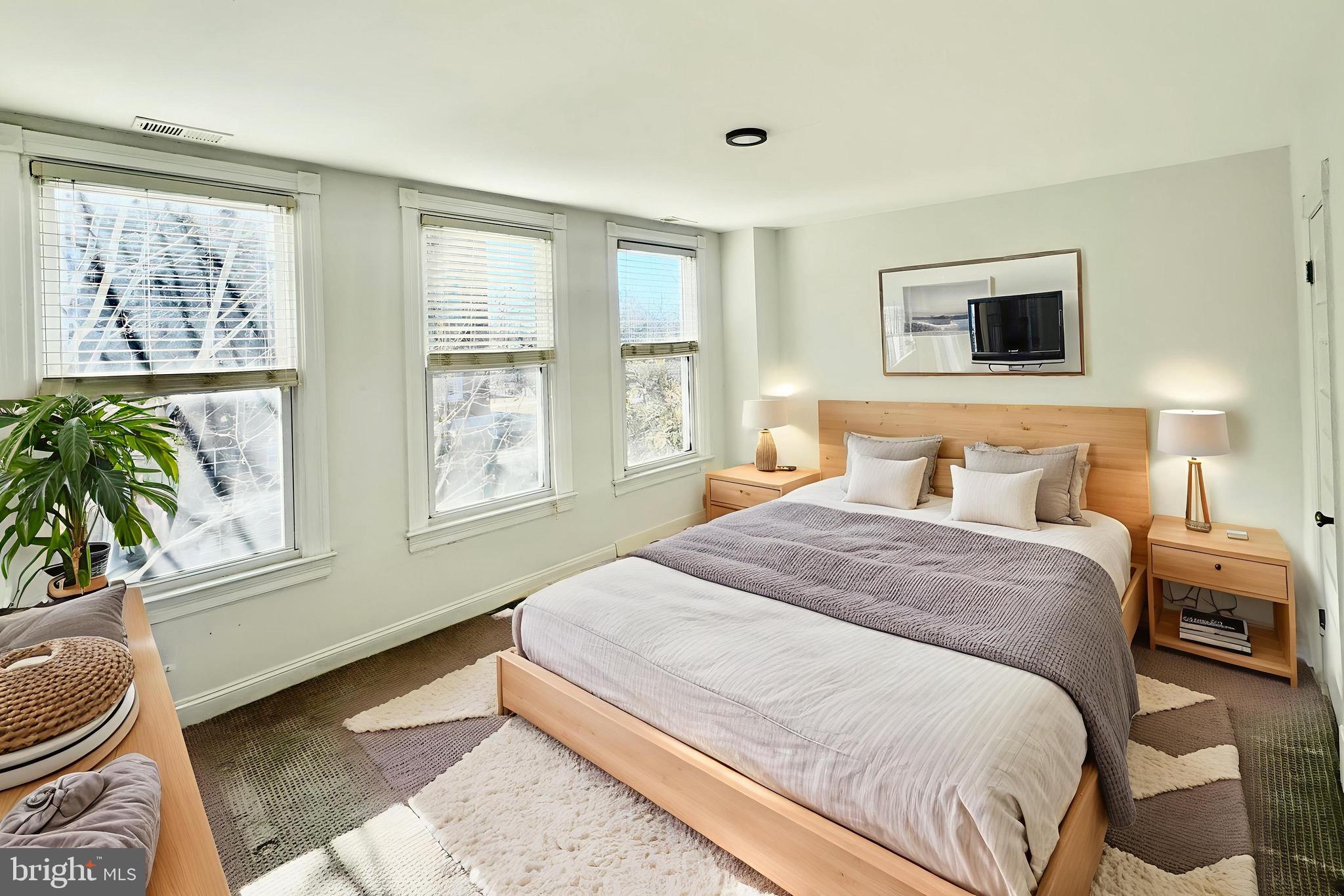 769 KENYON STREET NW