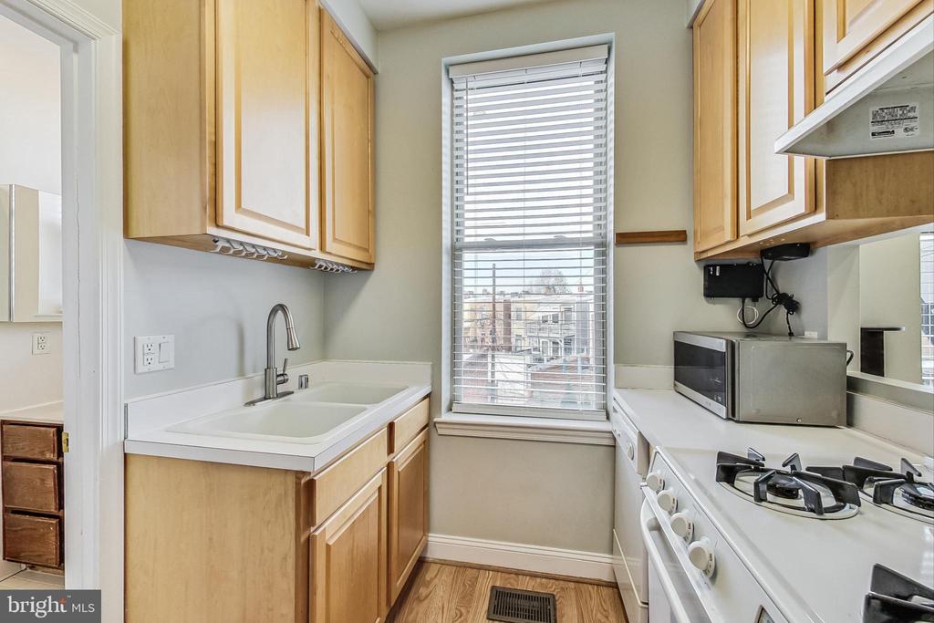 1248 MARYLAND AVENUE NE Unit: 2