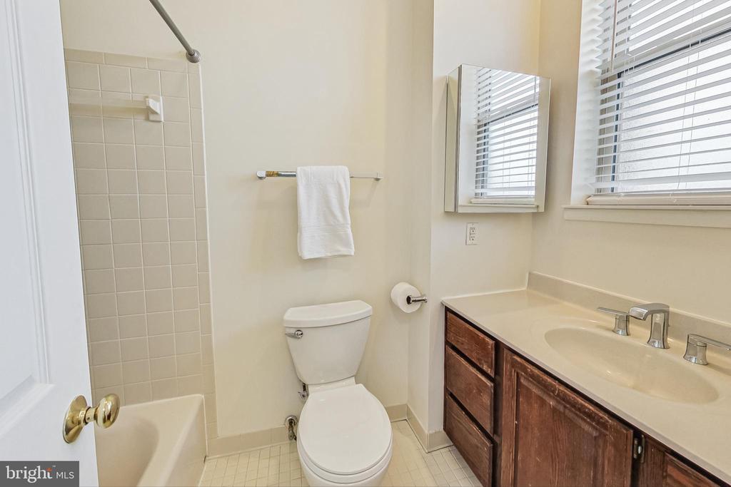 1248 MARYLAND AVENUE NE Unit: 2