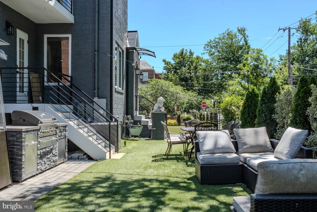 301 GALLATIN STREET NW