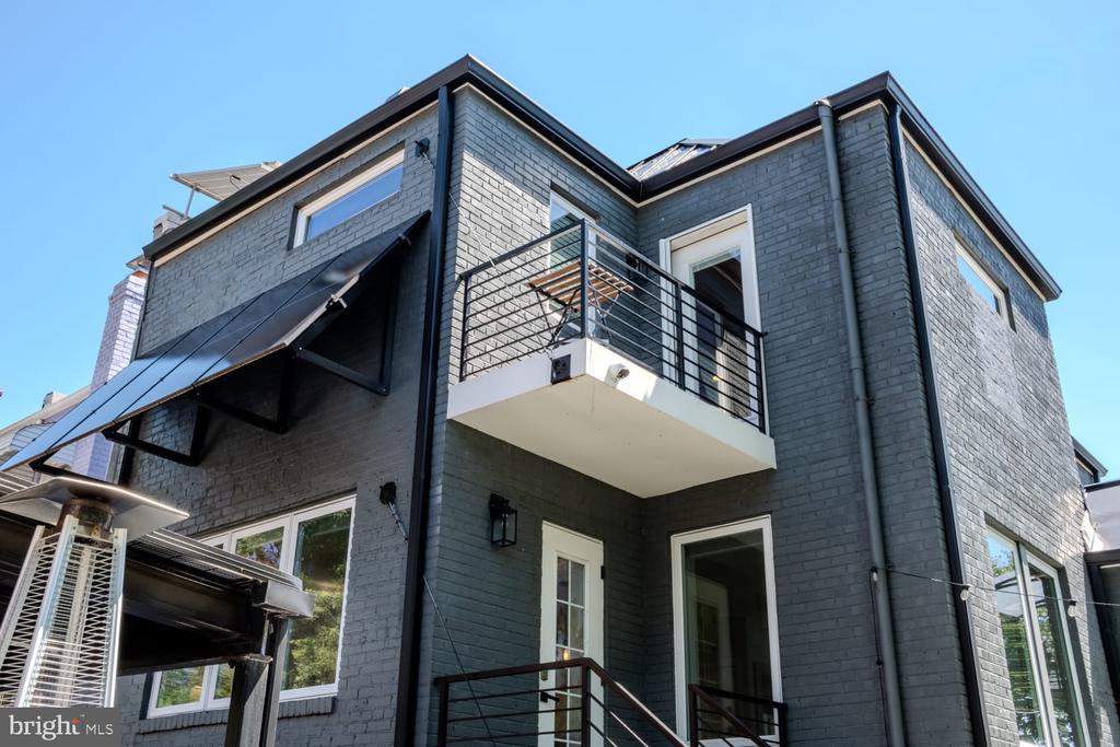 301 GALLATIN STREET NW