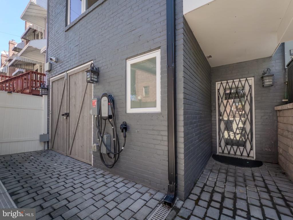 301 GALLATIN STREET NW