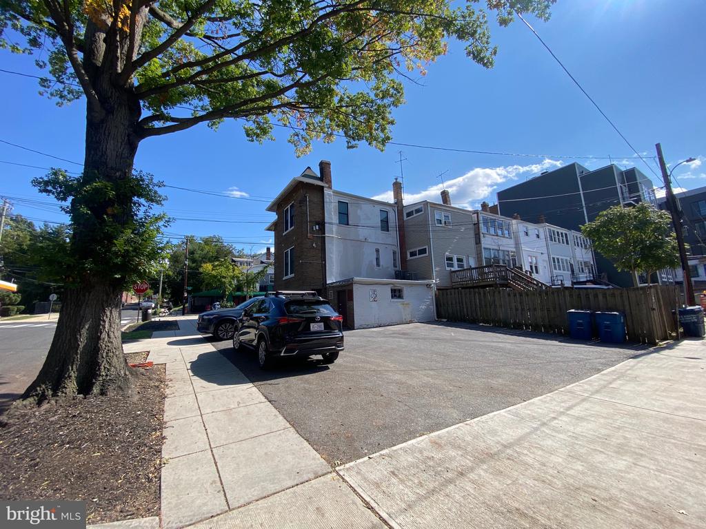 3628 12TH STREET NE