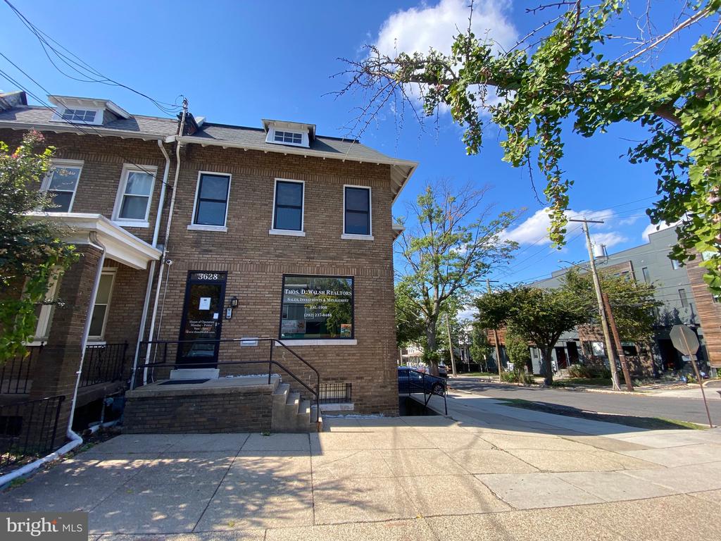 3628 12TH STREET NE