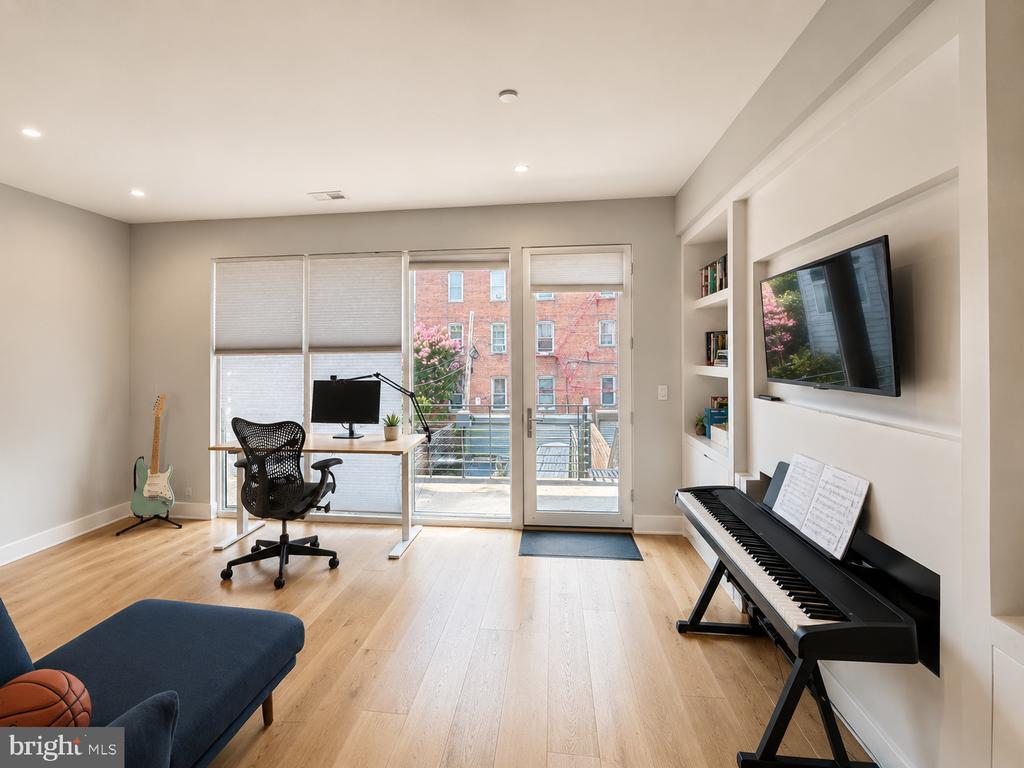1219 PARK ROAD NW Unit: 3