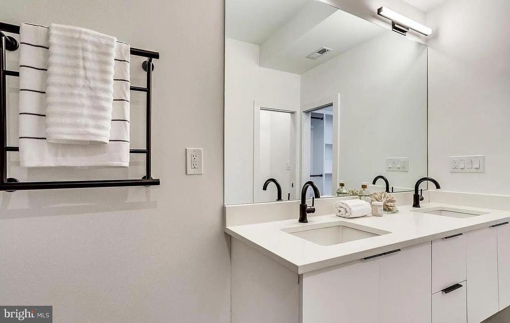 3810 13TH STREET NW Unit: 2