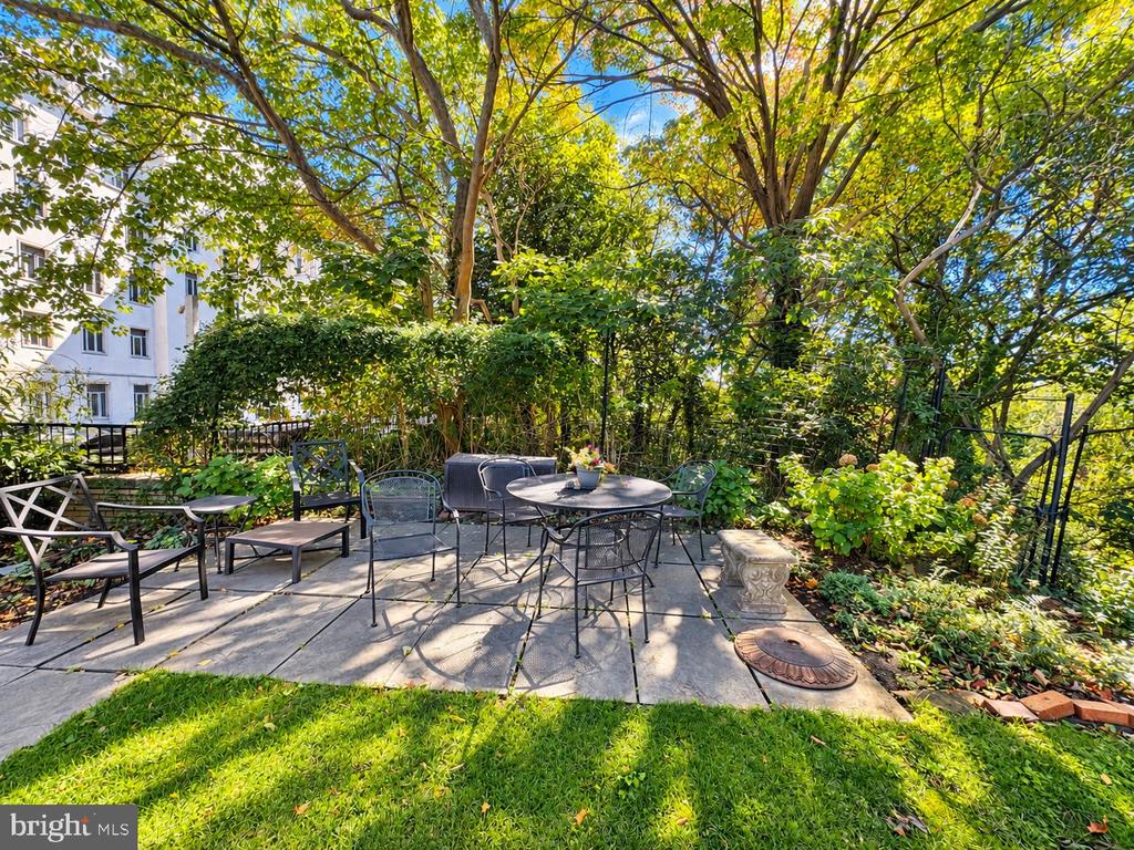 2500 MASSACHUSETTS AVENUE NW Unit: 2