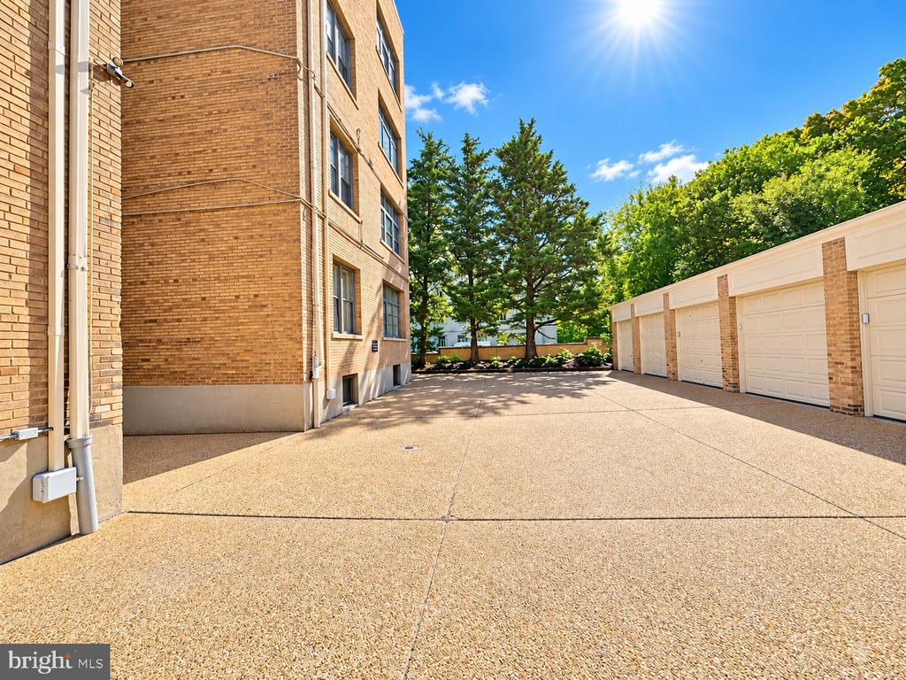 2500 MASSACHUSETTS AVENUE NW Unit: 2