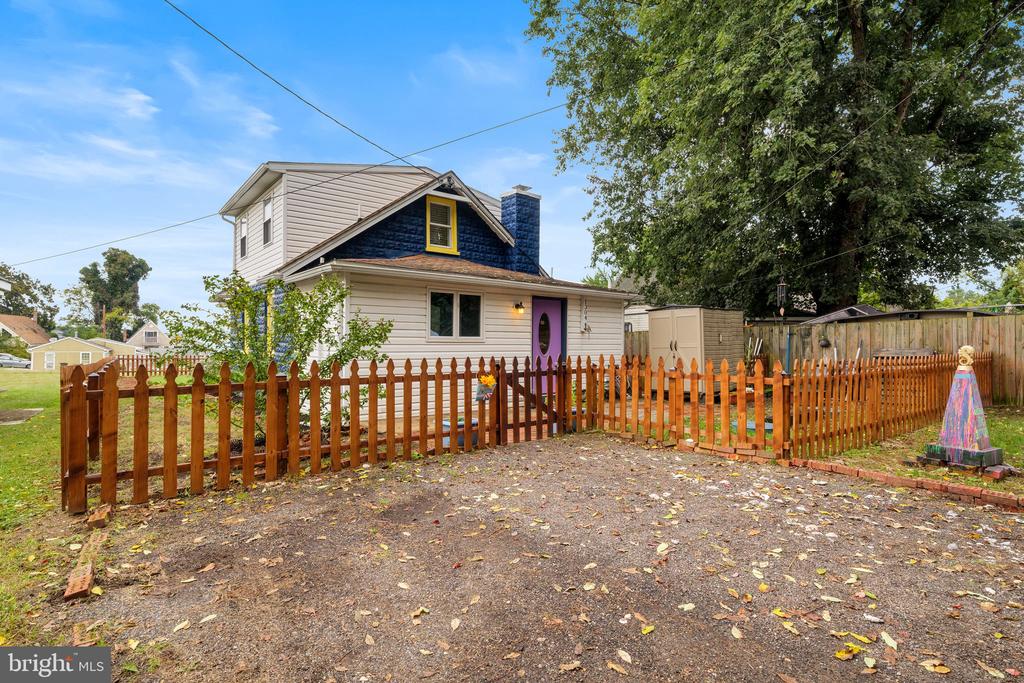 1304 TUGGIES ROAD
