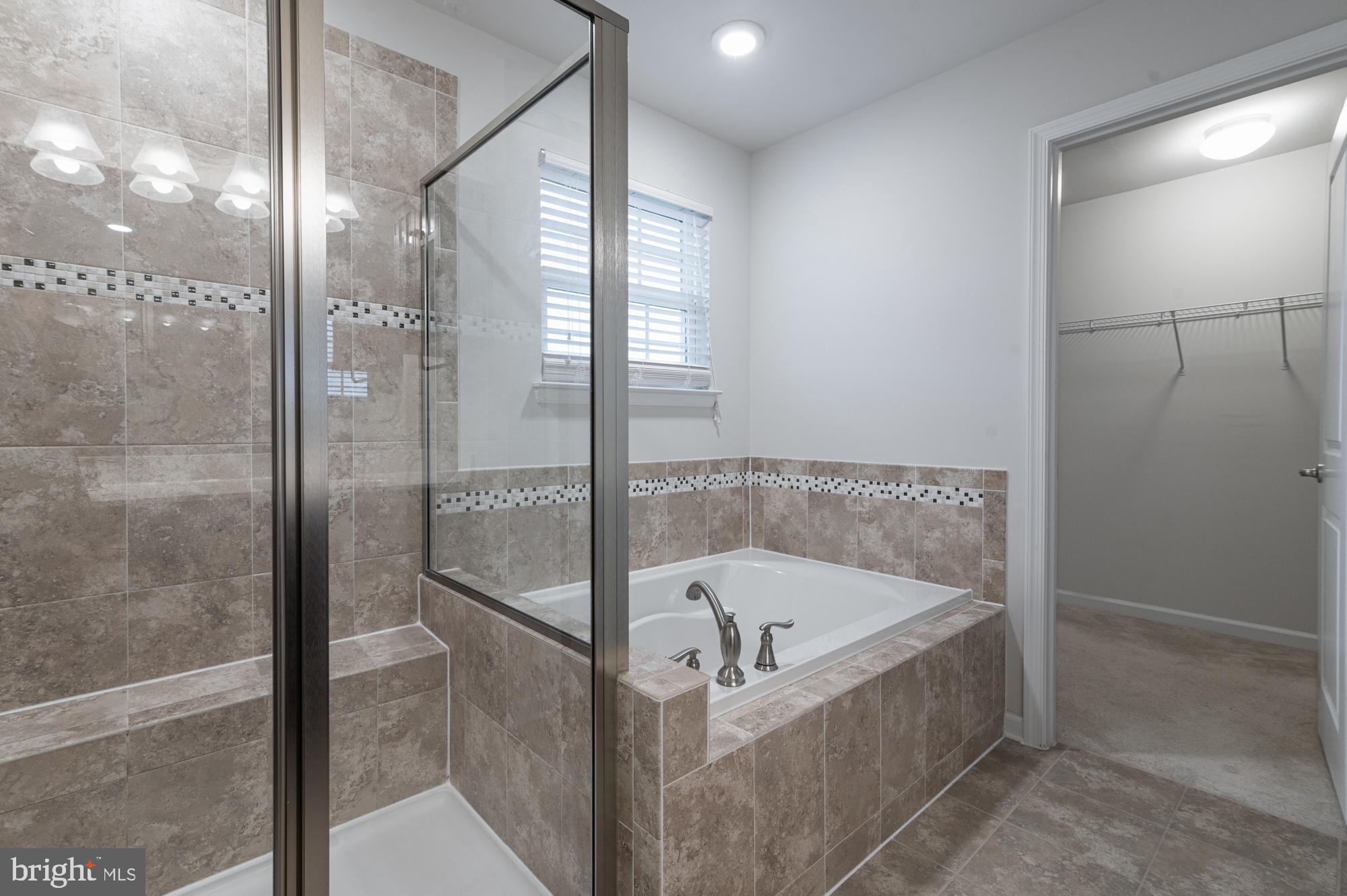 1113 LONG FARM CIRCLE