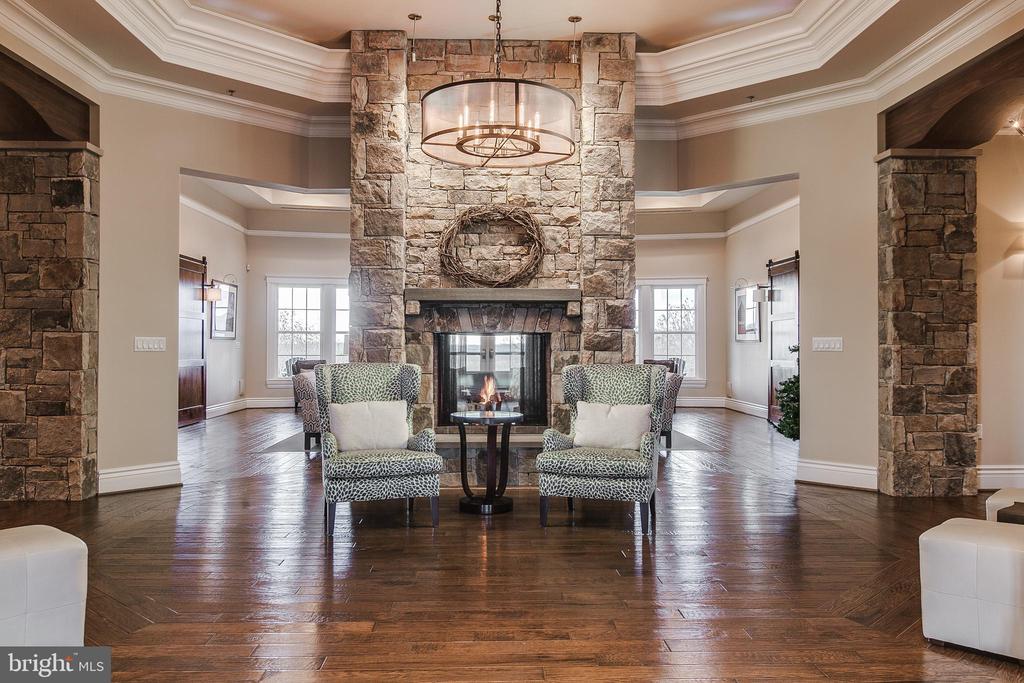 1113 LONG FARM CIRCLE