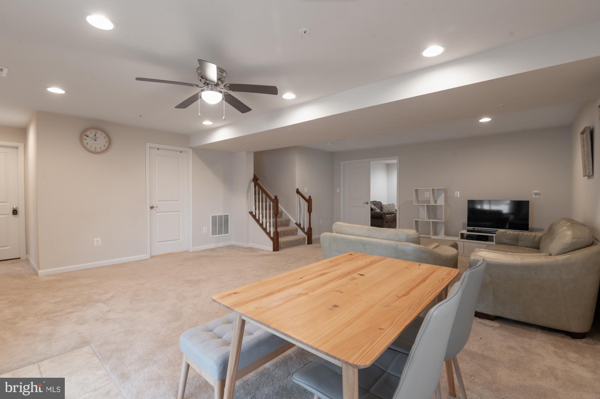 1113 LONG FARM CIRCLE