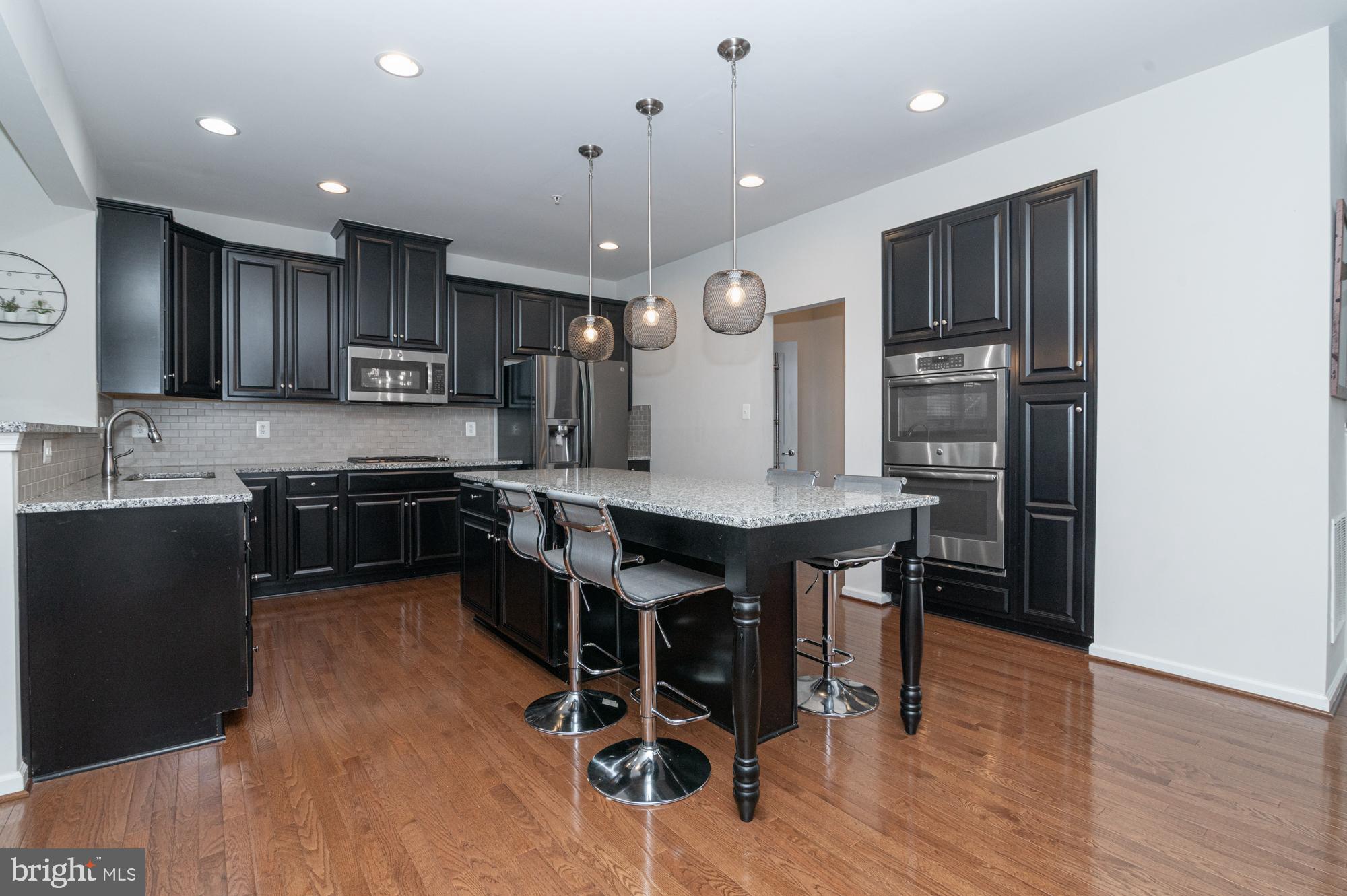 1113 LONG FARM CIRCLE